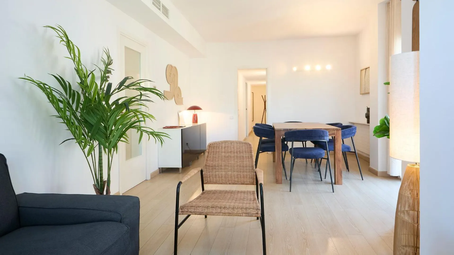 73Cop1034 - Spacious Apartment With Terrace Barcelona 0*,  Spain