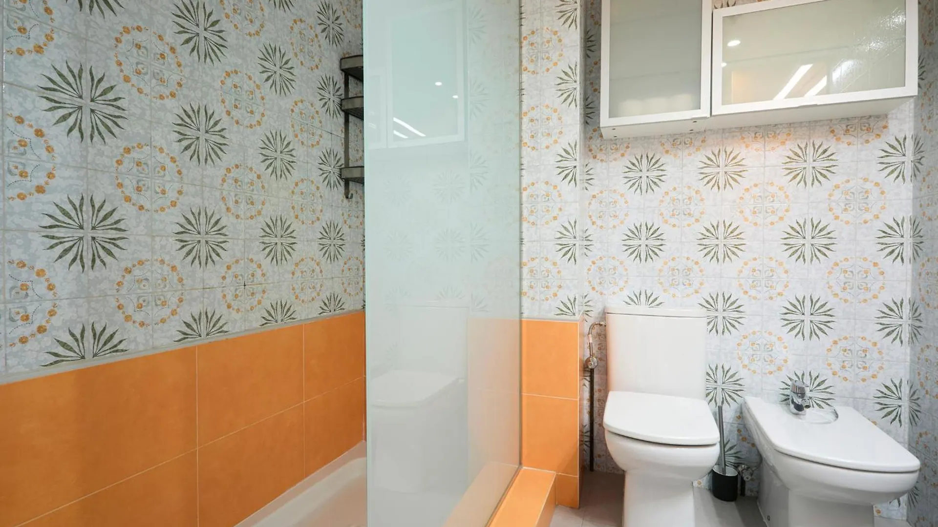73Cop1034 - Spacious Apartment With Terrace Barcelona Spain